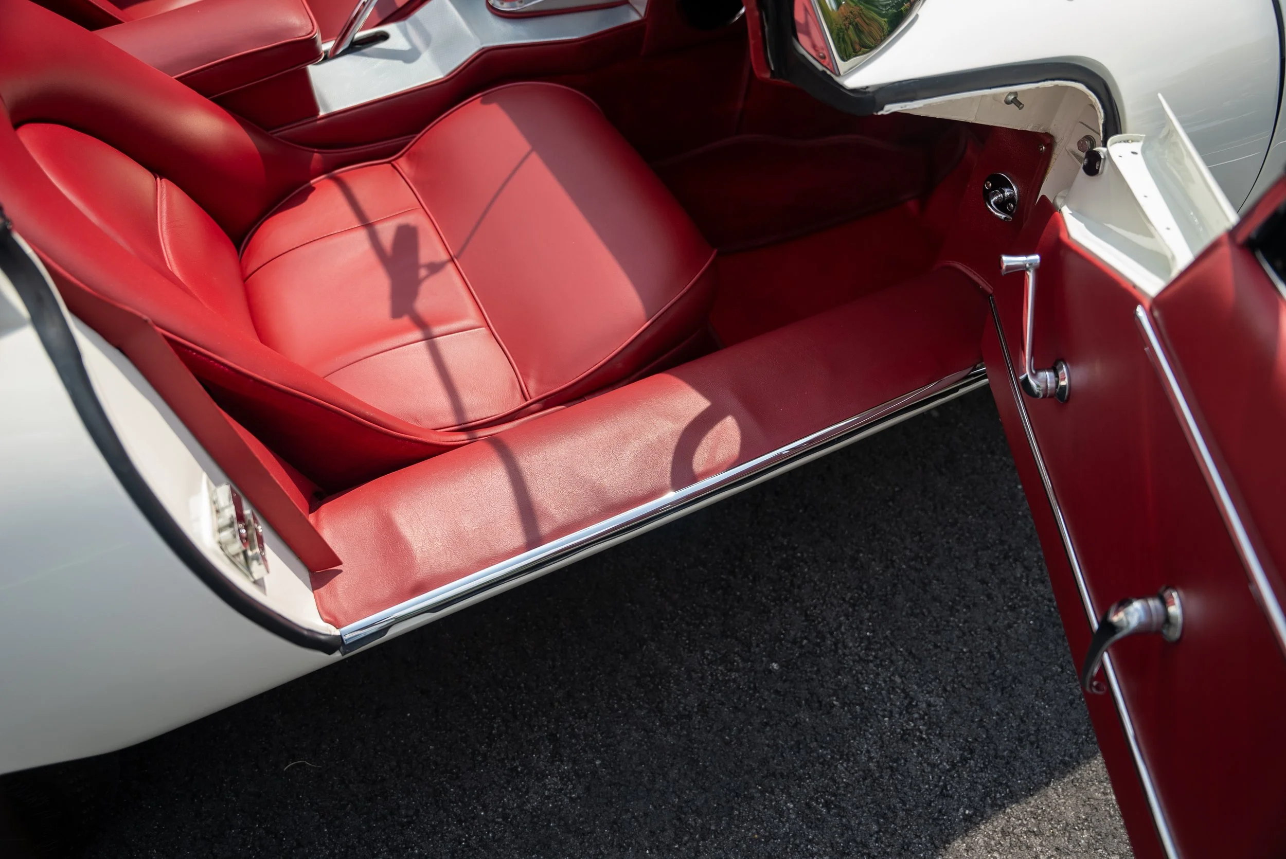 1963 Jaguar XKE ex Feinberg — BOND GROUP